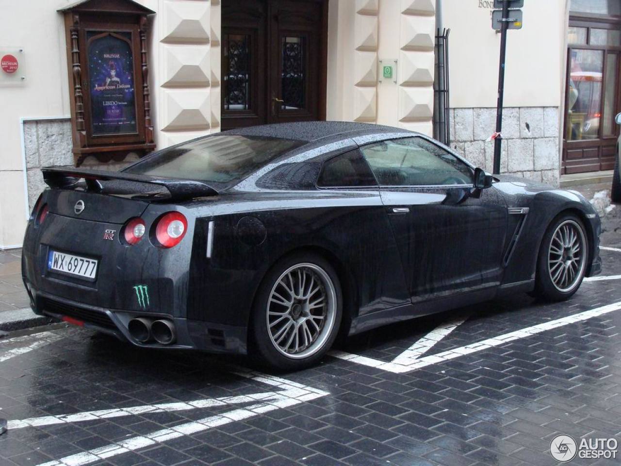 Nissan GT-R 2011