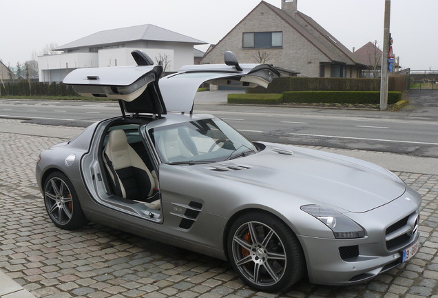 Mercedes-Benz SLS AMG