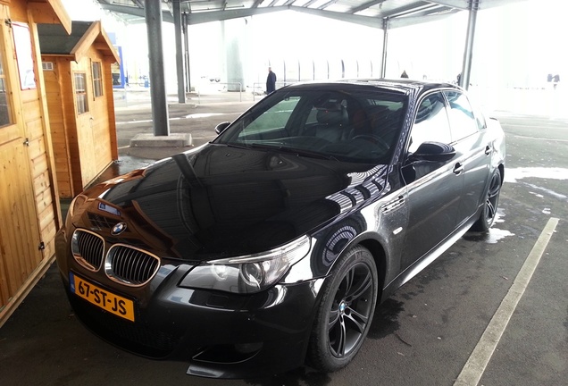 BMW M5 E60 2005