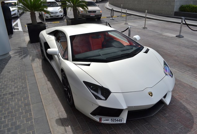 Lamborghini Aventador LP700-4