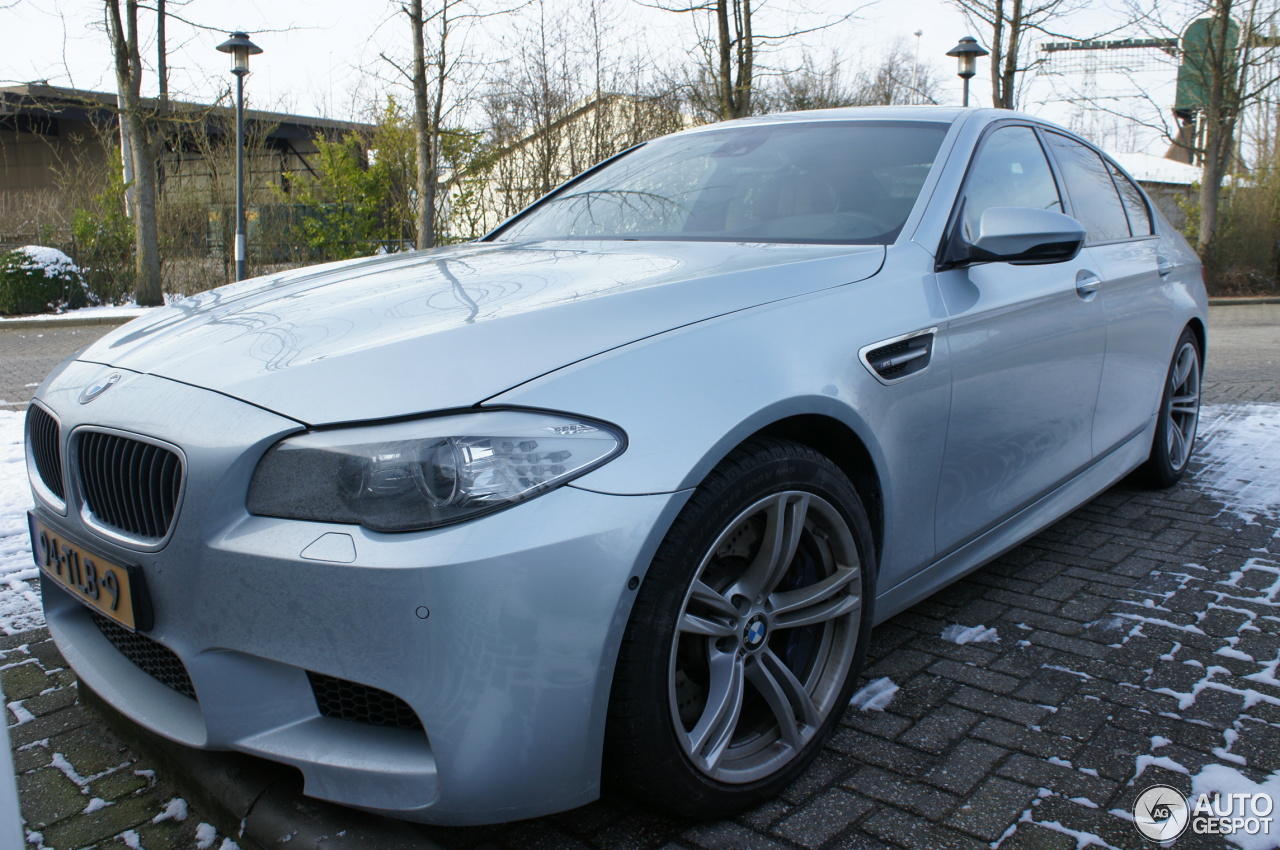 BMW M5 F10 2011