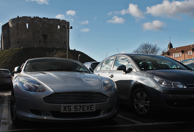 Aston Martin DB9 Volante