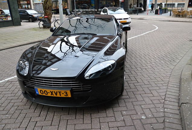 Aston Martin V8 Vantage S