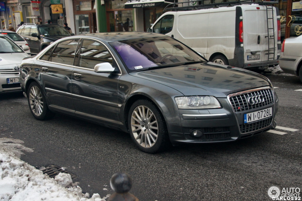 Audi S8 D3