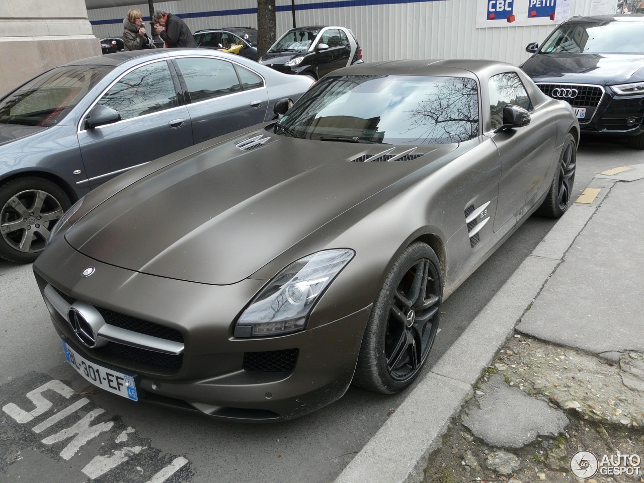 Mercedes-Benz SLS AMG