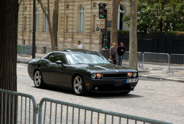 Dodge Challenger SRT-8