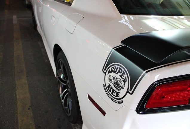 Dodge Charger SRT-8 Super Bee 2012