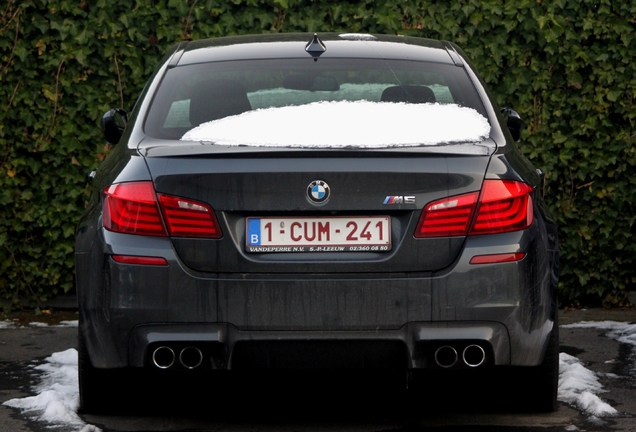 BMW M5 F10 2011