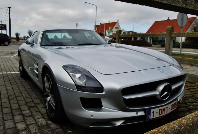 Mercedes-Benz SLS AMG