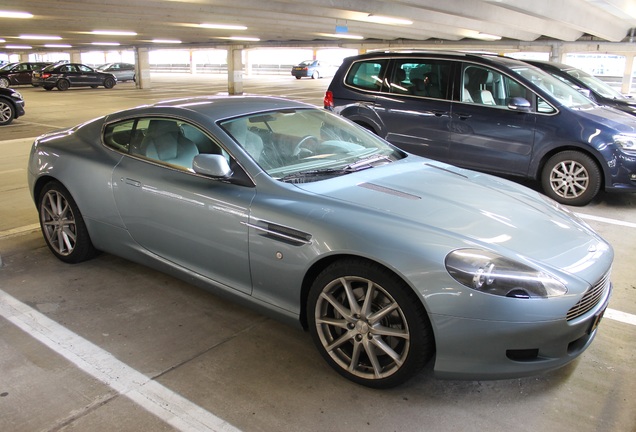 Aston Martin DB9