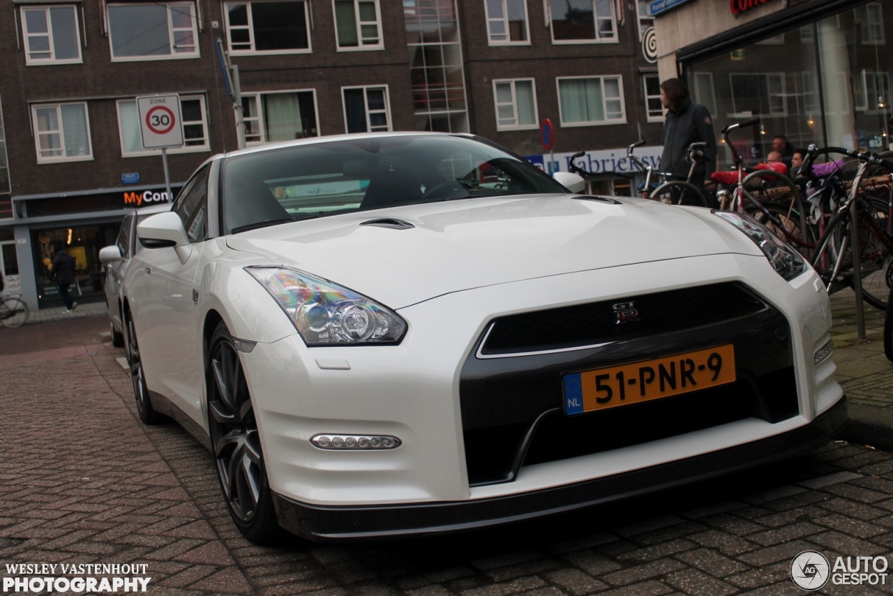 Nissan GT-R 2011