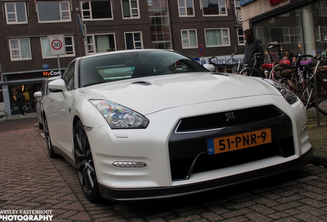 Nissan GT-R 2011