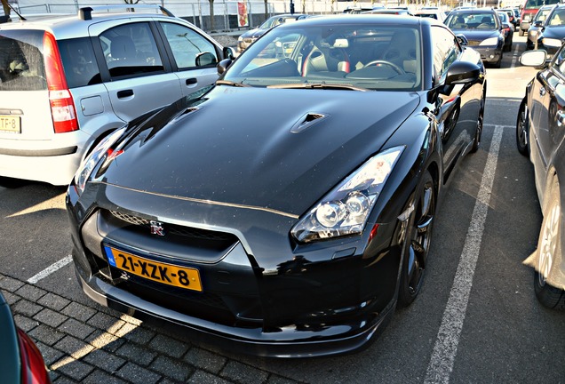 Nissan GT-R