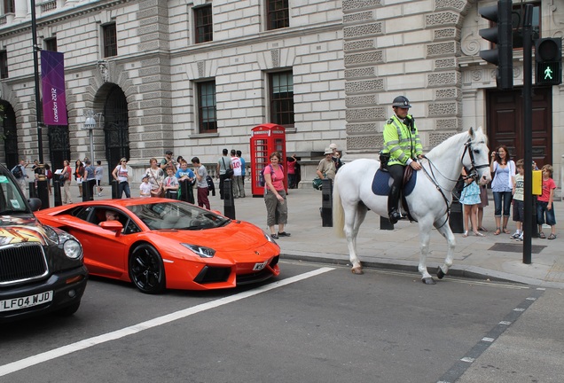 Lamborghini Aventador LP700-4