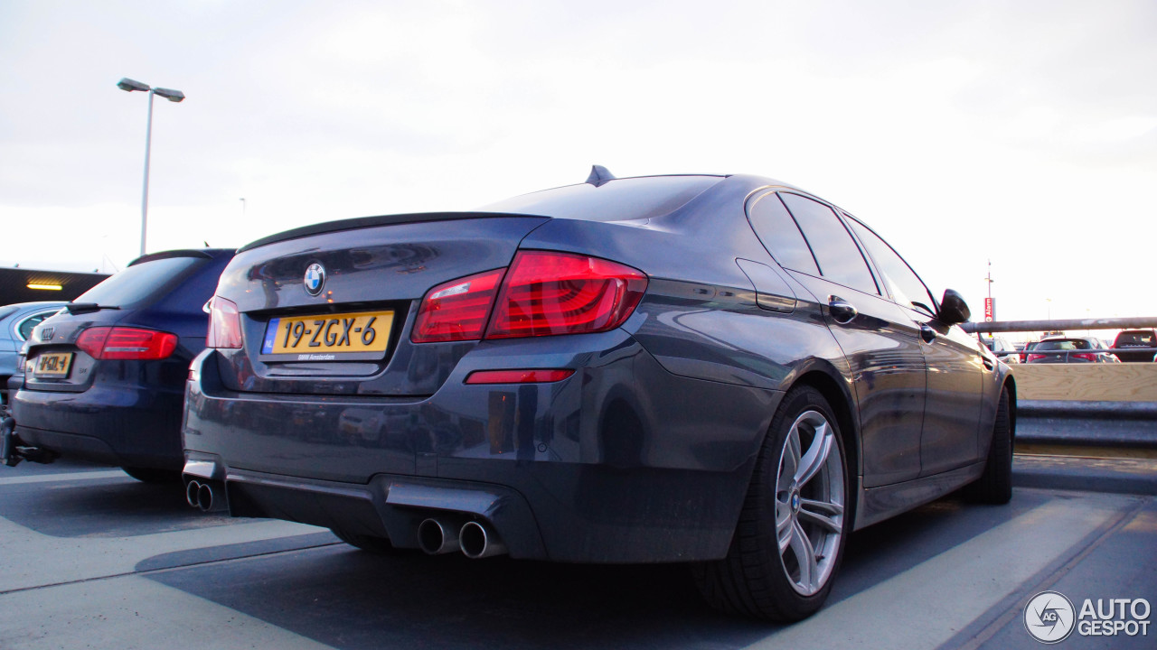 BMW M5 F10 2011