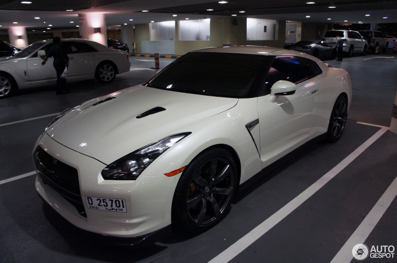 Nissan GT-R