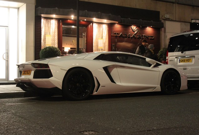 Lamborghini Aventador LP700-4