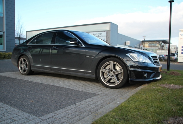 Mercedes-Benz S 65 AMG V221