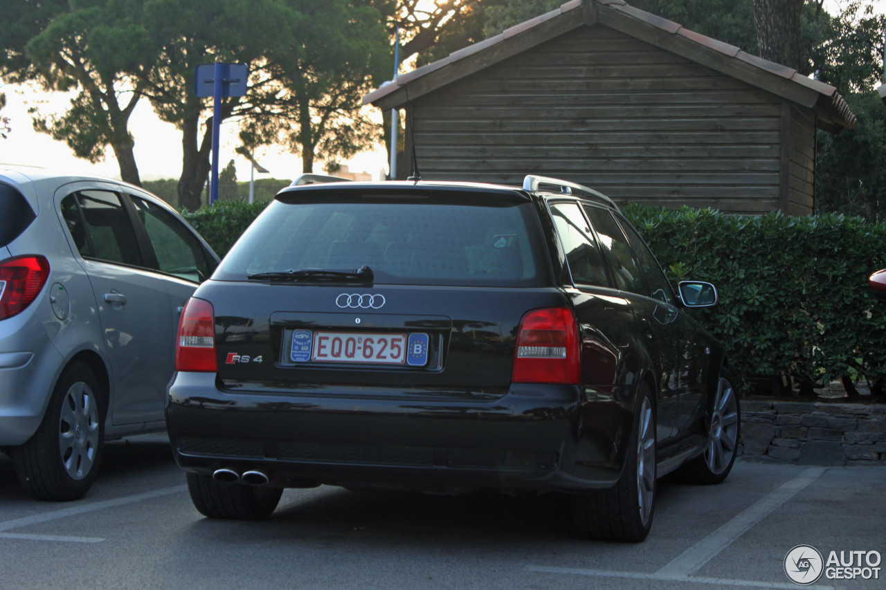 Audi RS4 Avant B5