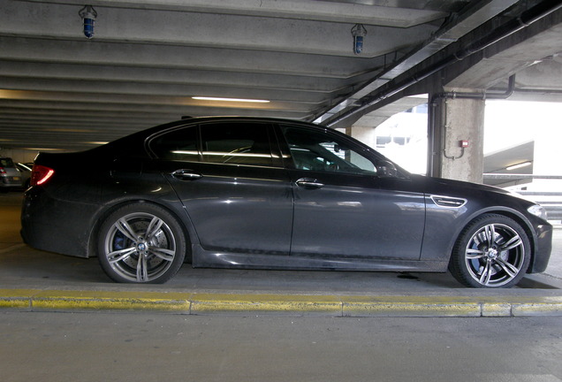 BMW M5 F10 2011