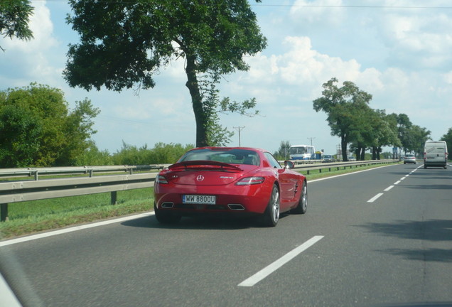 Mercedes-Benz SLS AMG