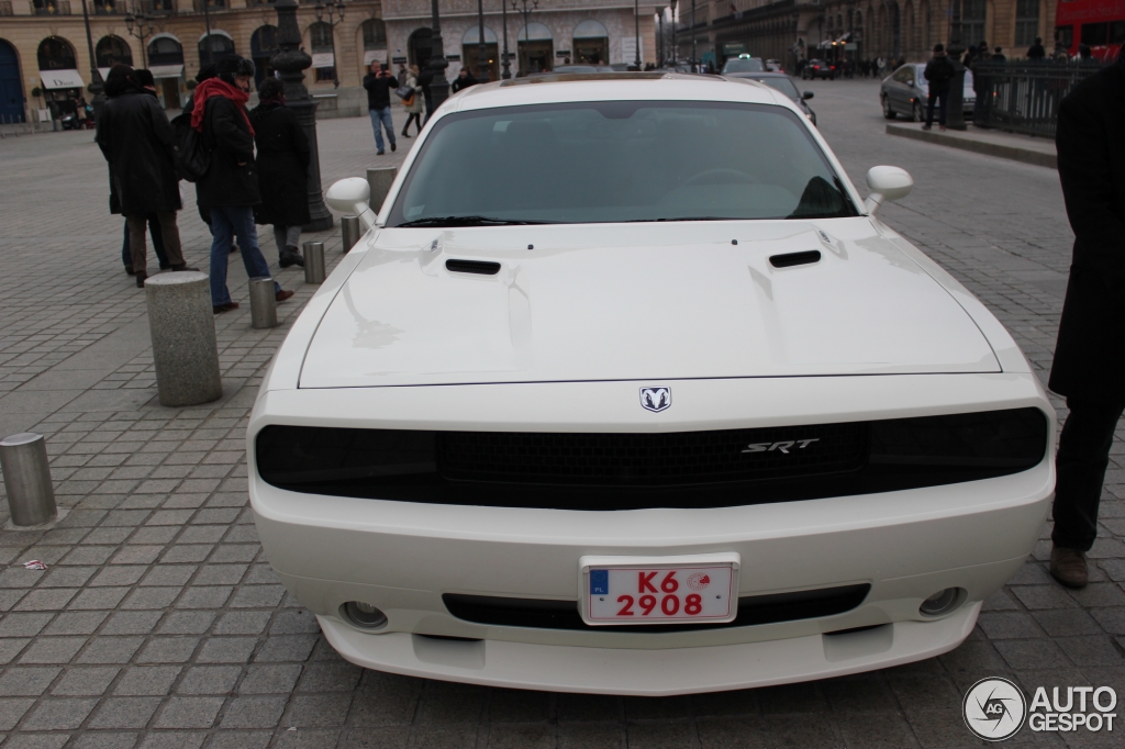 Dodge Challenger SRT-8