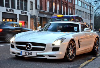 Mercedes-Benz SLS AMG Roadster