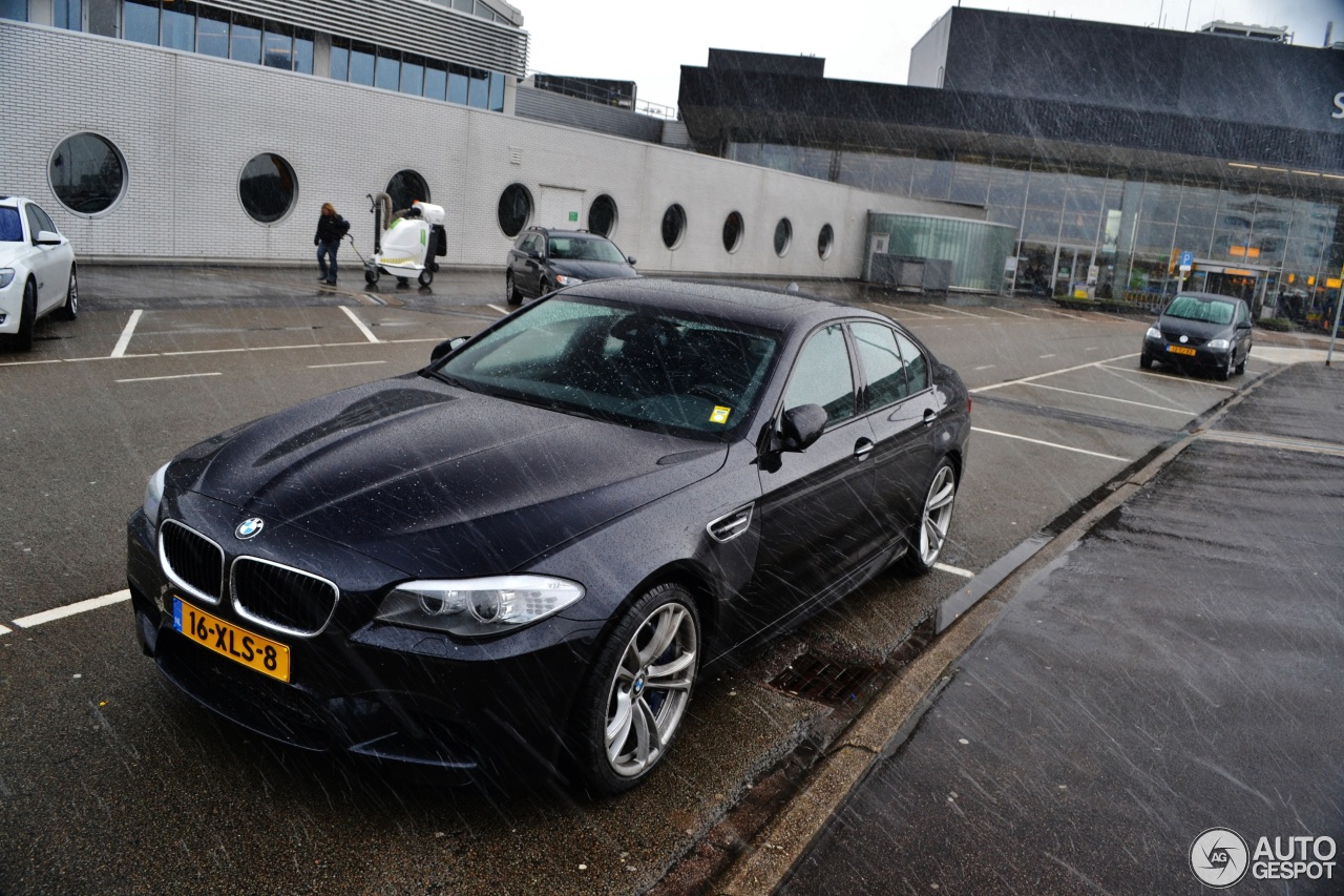 BMW M5 F10 2011