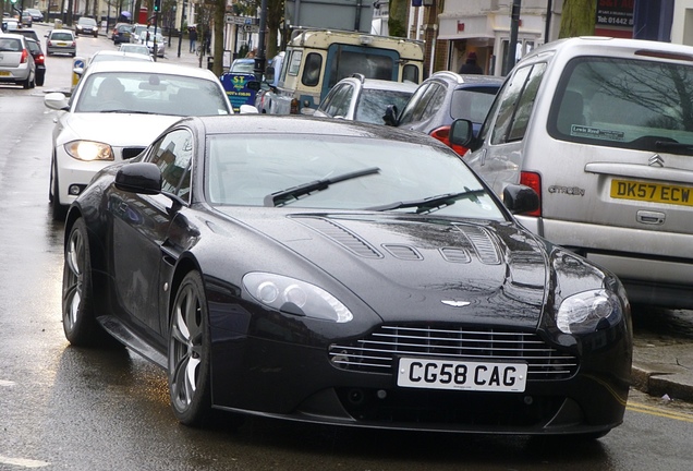 Aston Martin V12 Vantage Carbon Black Edition