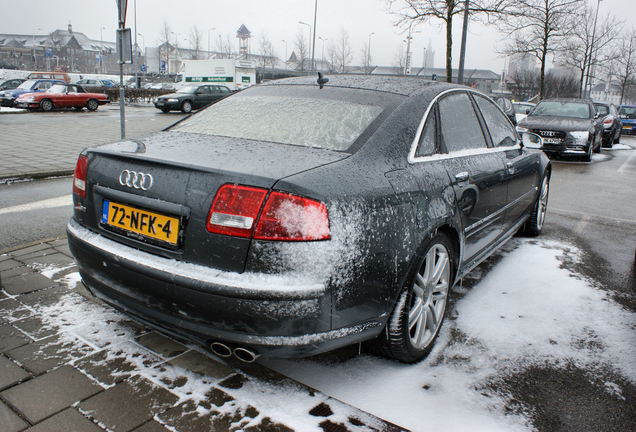 Audi S8 D3