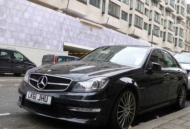 Mercedes-Benz C 63 AMG Edition 125