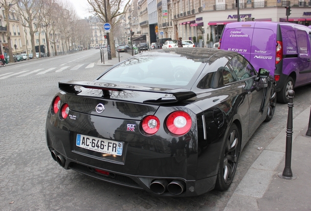 Nissan GT-R