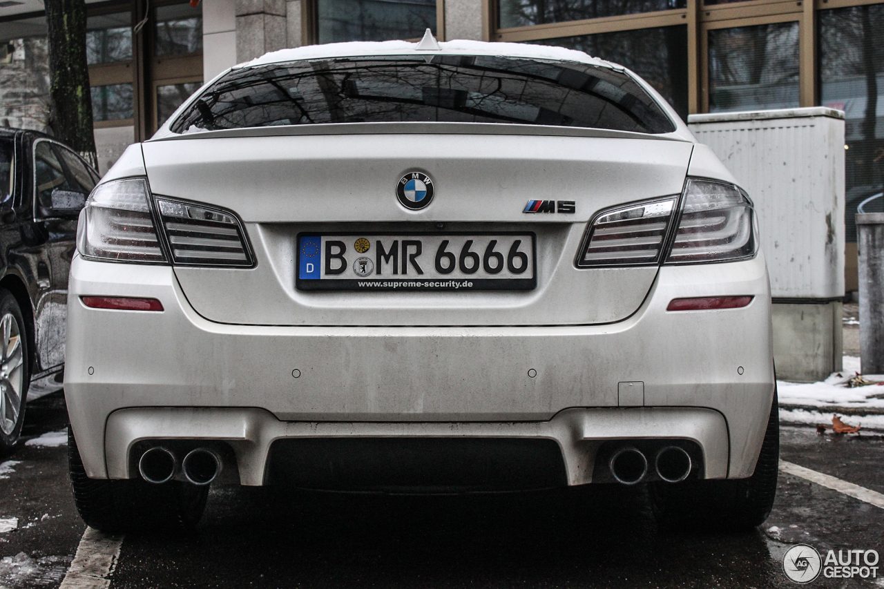 BMW M5 F10 2011