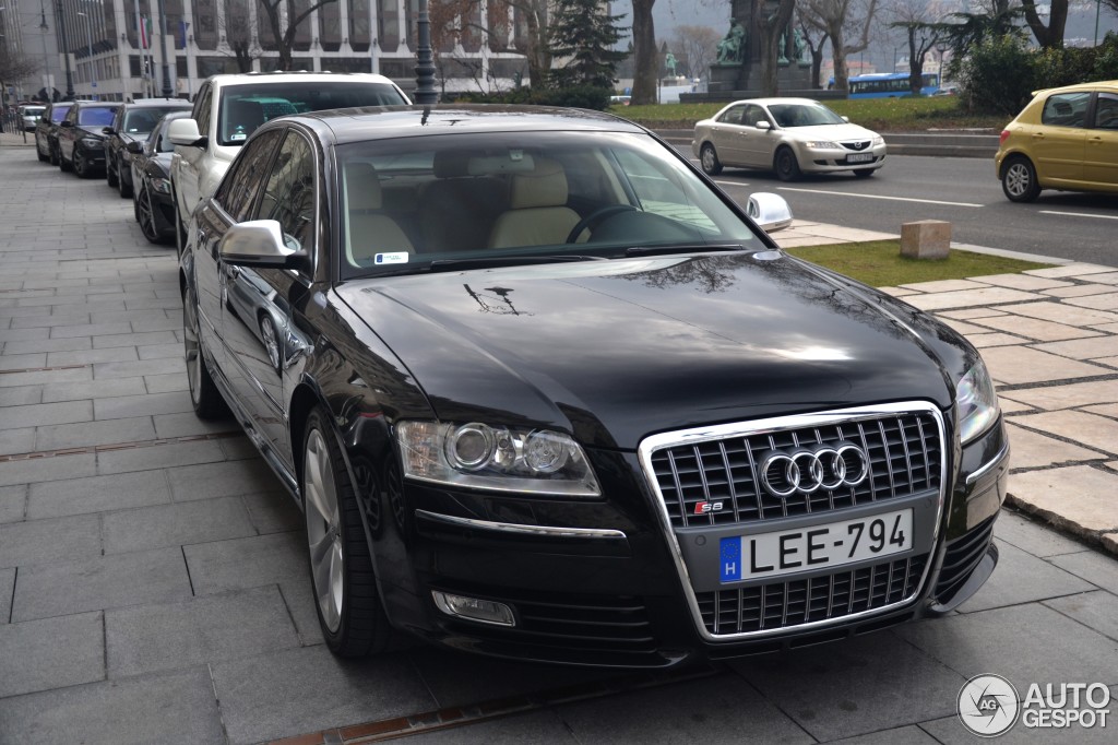 Audi S8 D3