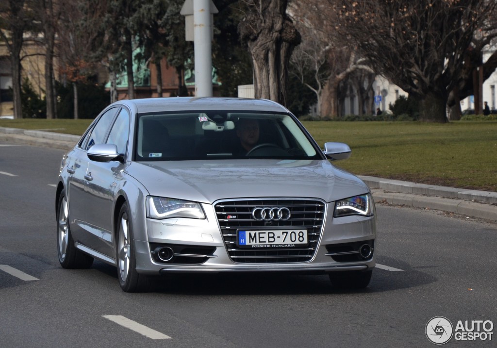 Audi S8 D4