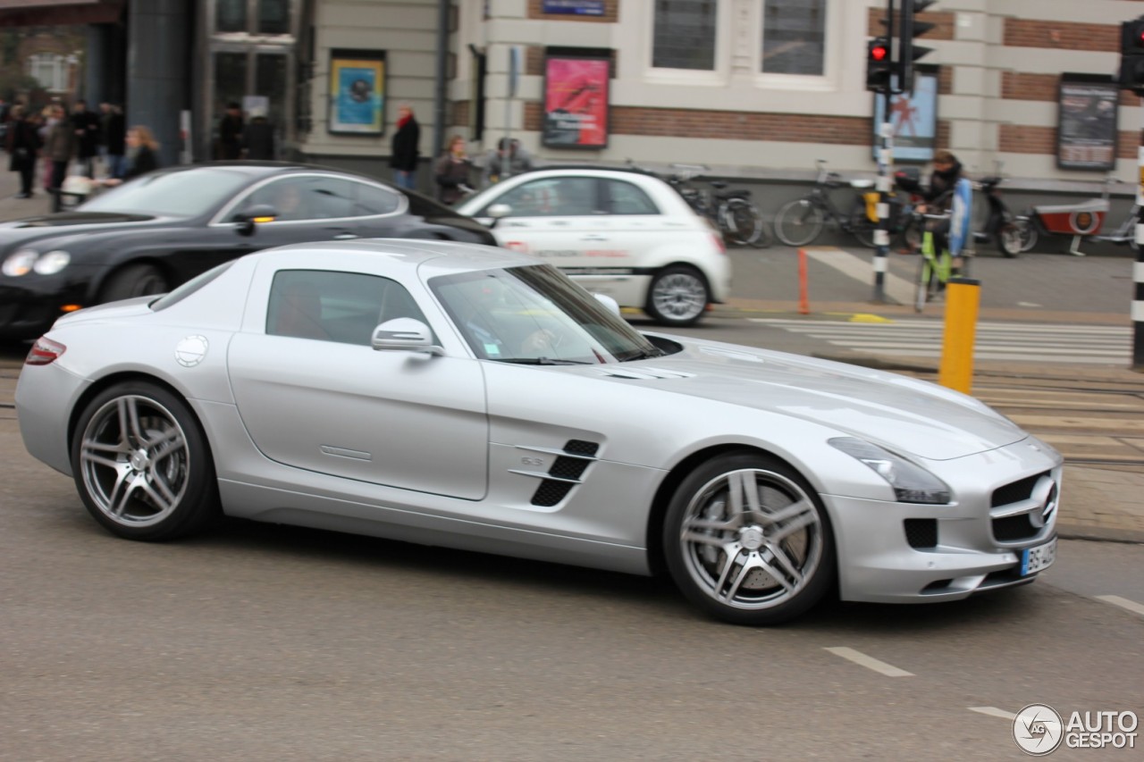 Mercedes-Benz SLS AMG