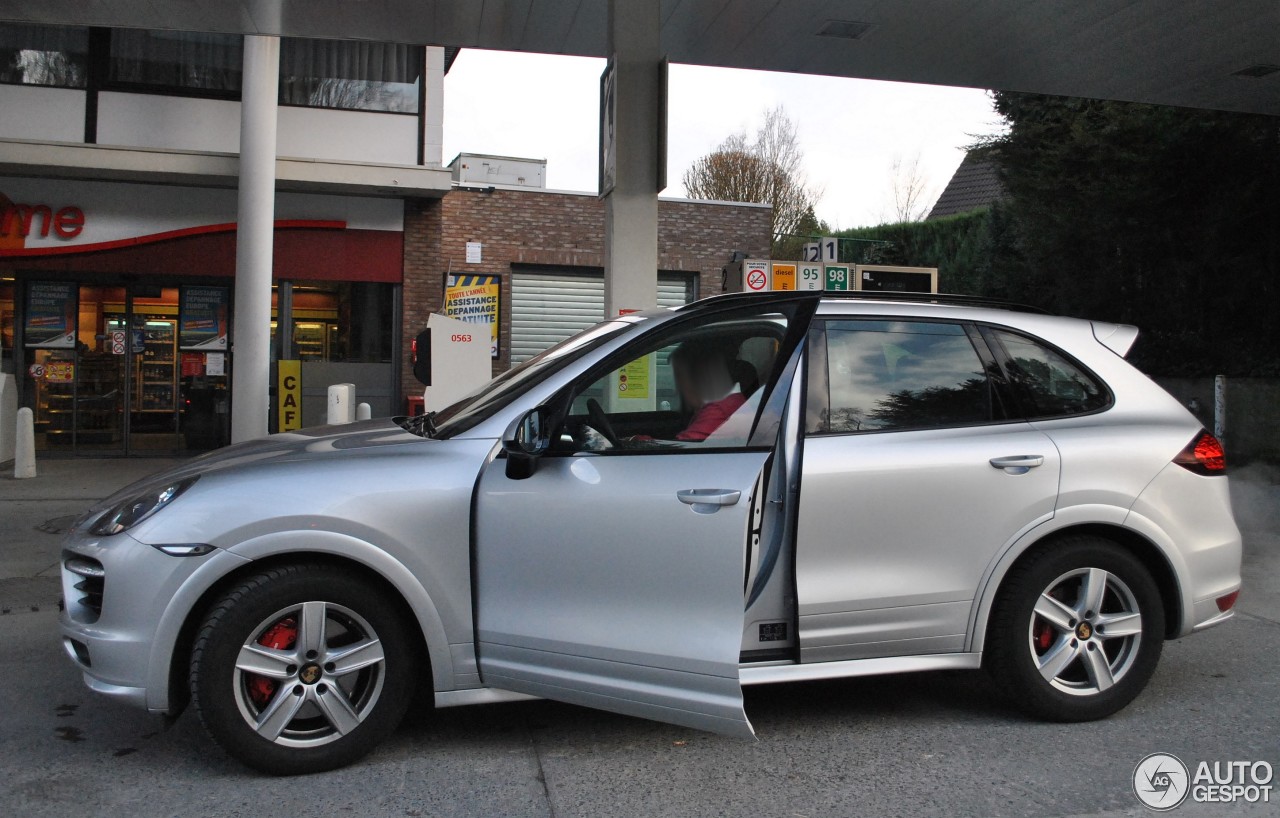 Porsche 958 Cayenne GTS