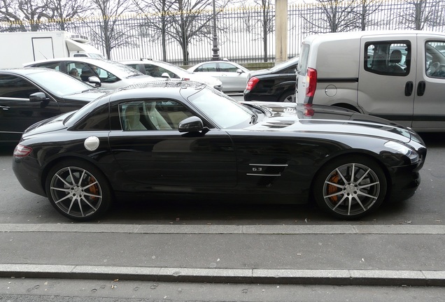 Mercedes-Benz SLS AMG