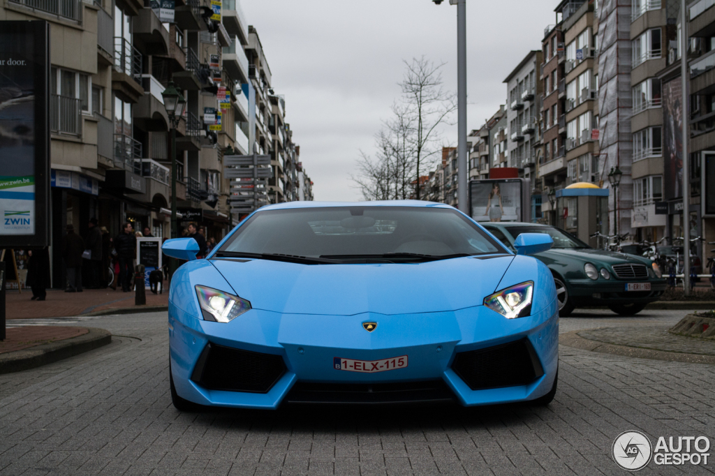 Lamborghini Aventador LP700-4