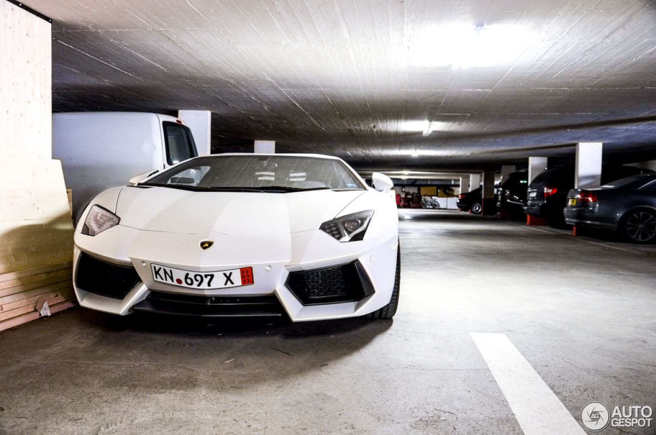 Lamborghini Aventador LP700-4