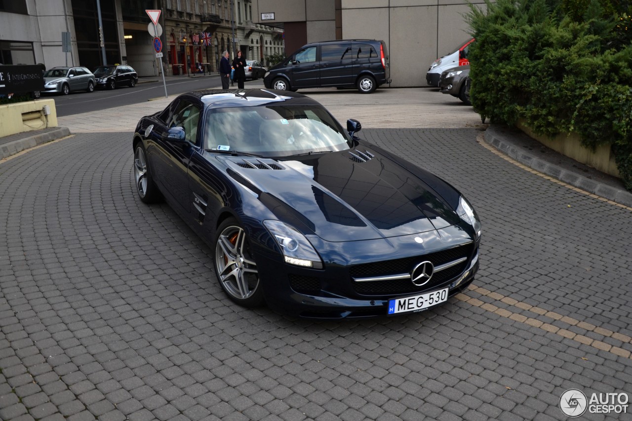 Mercedes-Benz SLS AMG