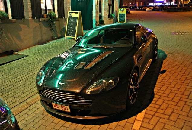 Aston Martin V12 Vantage Carbon Black Edition