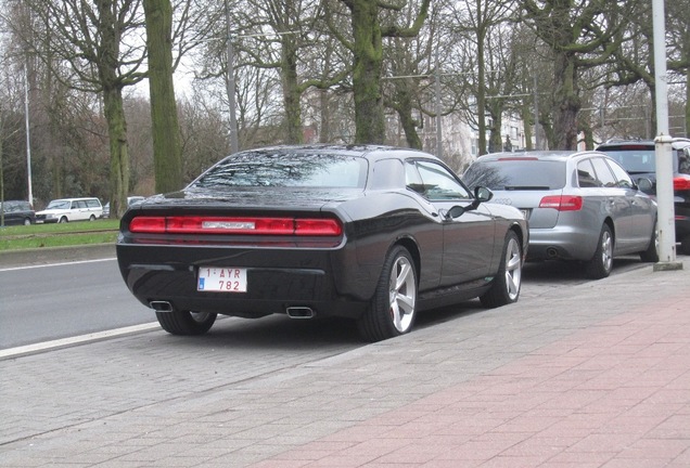 Dodge Challenger SRT-8