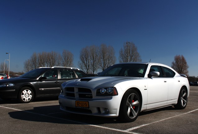 Dodge Charger SRT-8