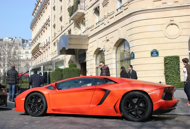 Lamborghini Aventador LP700-4