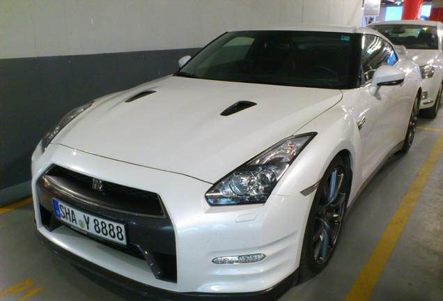 Nissan GT-R 2011