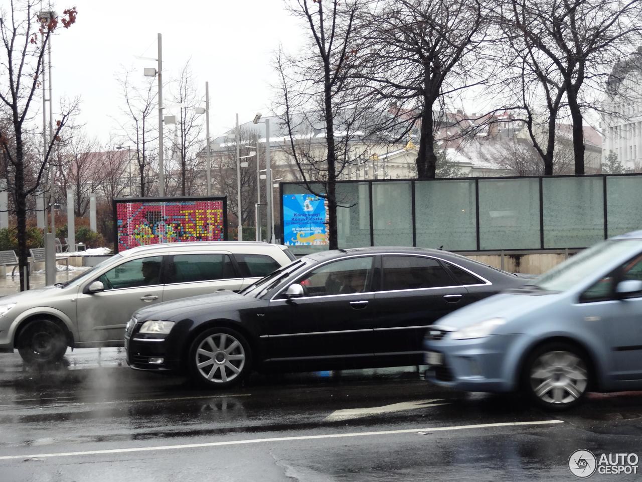 Audi S8 D3