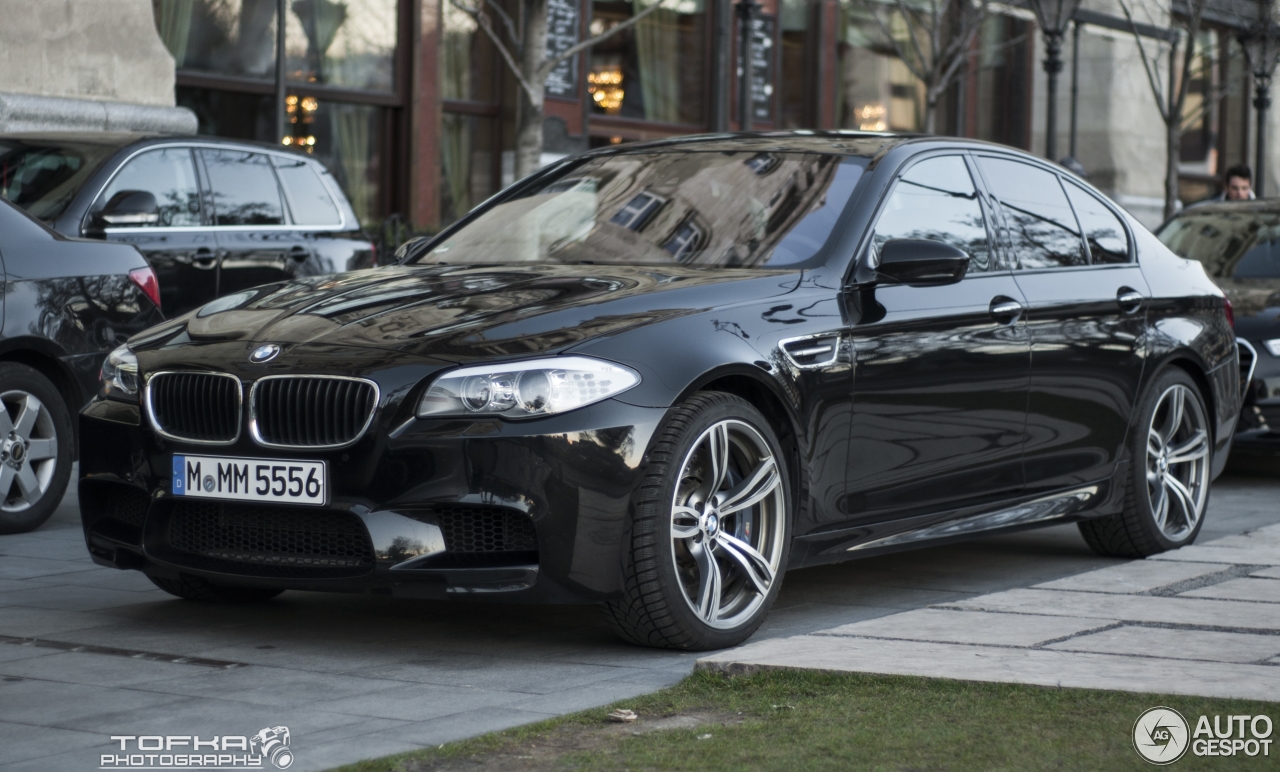 BMW M5 F10 2011