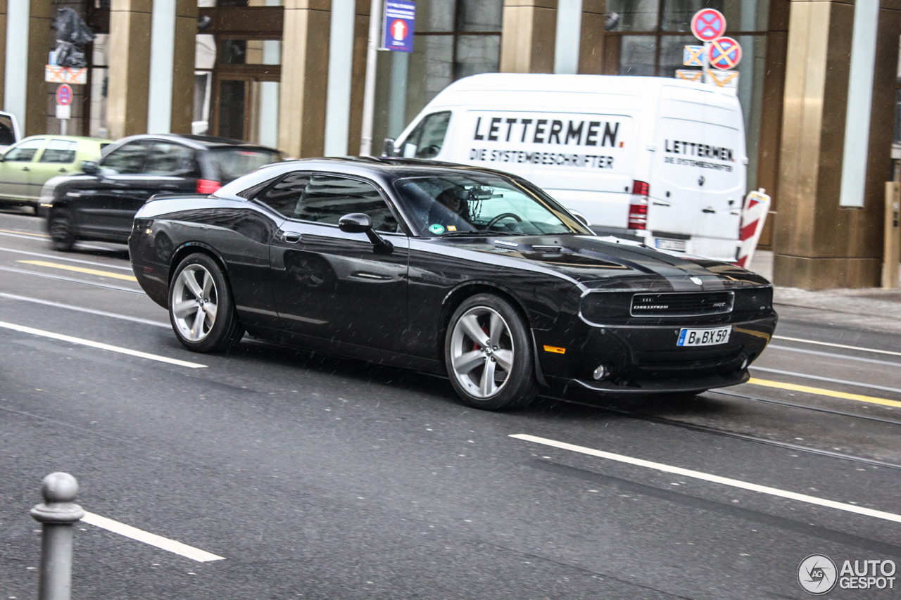 Dodge Challenger SRT-8