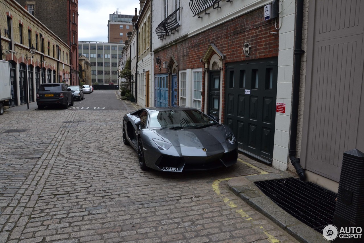 Lamborghini Aventador LP700-4